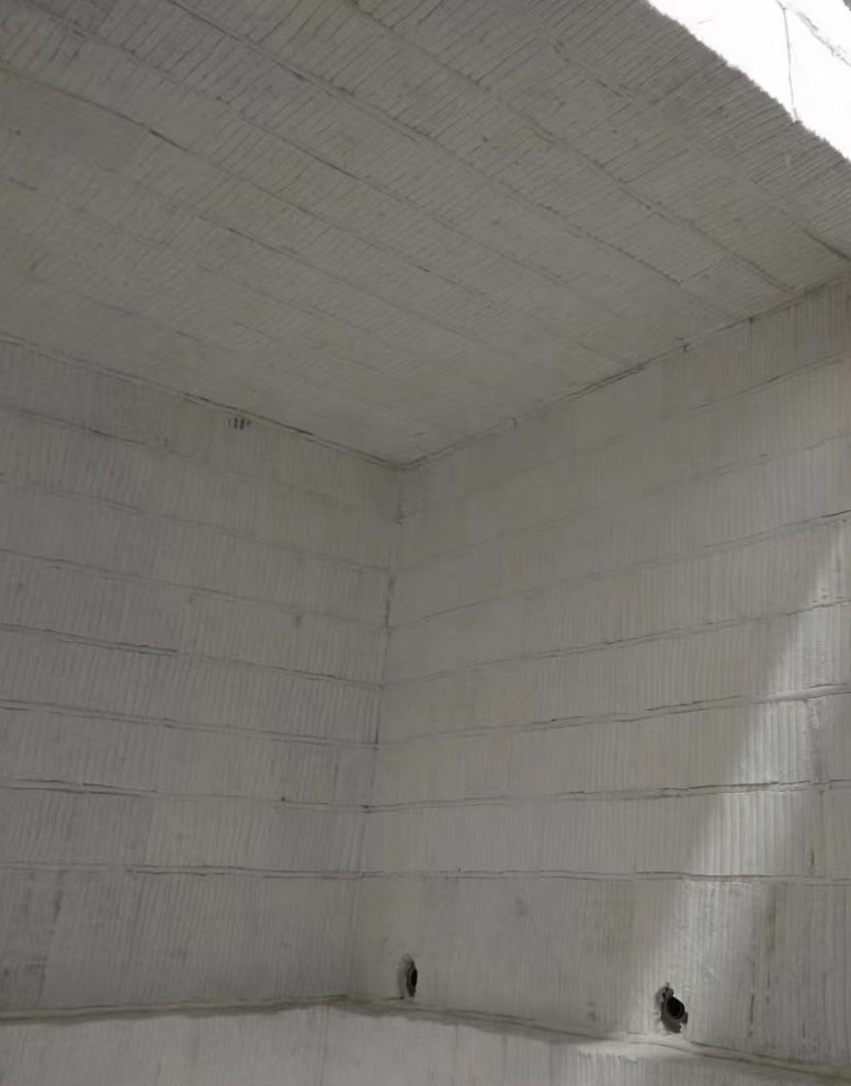 ceramic fiber blanket installed in industrial furnace lining