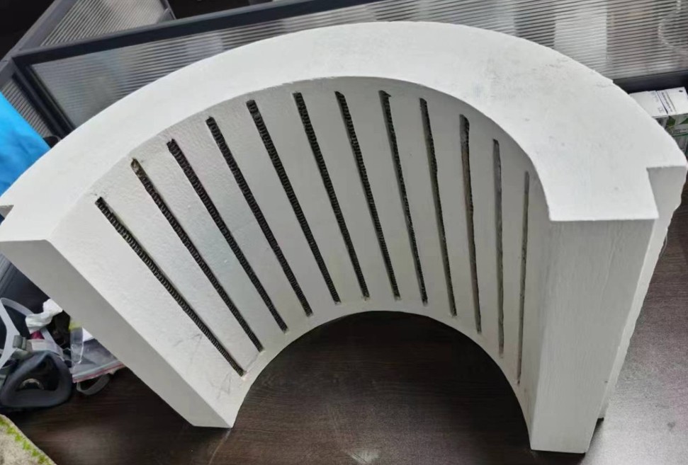 Ceramic fiber heating module with integrated resistance wire